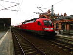 182 017 als RE1 im Bahnhof Schwerin Hbf am 30.9.18