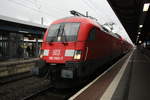 BR 182/695735/182-025-im-bahnhof-brandenburg-hbf 182 025 im Bahnhof Brandenburg Hbf am 4.1.20