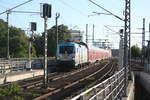 182 002 mit dem RE1 von Magdeburg Hbf kommend bei der einfahrt in den Bahnhof Berlin Hbf am 31.7.20