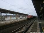 185 268-0 mit einem Gterzug beim durchfahren des Bahnhof Naumburg (Saale) am 24.2.15
