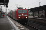 185 069 mit einem Gterzug bei der Durchfahrt im Bahnhof Lneburg am 4.1.22
