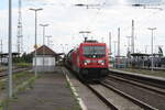 187 120 mit einem Güterzug bei der Durchfahrt im Bahnhof Großkorbetha am 1.6.22