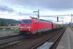 BR 189/789860/db-cargo-189-005-zieht-ein DB cargo 189 005 zieht ein Stahlzug aus deçin hl.n. nach Dresden am Abend von 20 Juni 2022.