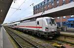vom 01.11. bis 15.11.25 wurden probefahrten mit den neuen ICE L durchgefhrt in altona machte er auch rast,da die neue baureihe 105 erst 2026 ihre zulassungspapiere bekommt,werden vectros MS eingesetzt .
ELOC 6193 448-8 mit ICE 1148 und ELOC 6193 440-5 als schublok bei der einfahrt nach hh-altona,08.11.25