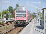 143 034 mit ihrer S7 im Bahnhof Halle-Rosengarten am 15.5.17