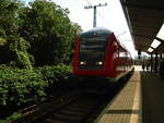 Mit Steuerwagen voraus kommt 143 360 in den Bahnhof Dresden Freiberger Straße am 5.9.18 eingefahren
