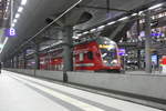 Der RE5 mit ziel Baruth (Mark) im Bahnhof Berlin Hbf (Tief) am 31.7.20