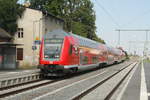 Mit Steuerwagen voraus ist 146 027 mit dem RE30 mit ziel Halle/Saale Hbf im Bahnhof Stumsdorf am 11.8.20