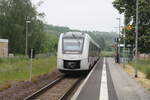 1648 426/926 mit 1648 421/921 mit dem RE10 mit ziel Erfurt Hbf bei der Einfahrt in den Bahnhof Sandersleben(Anh) am 7.6.21