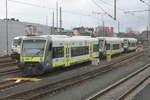 Blick aus der 218 105 auf  3 Abgestelle 650er von agilis im Bahnhof Hof Hbf am 22.3.21