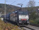 beacon-rail-leasing-limited/868776/waehrend-der-kalten-und-dunklen-jahreszeit Während der kalten und dunklen Jahreszeit sind wieder Kohlezüge im Neckartal unterwegs. So auch hier am 23.11.2024 ist die Beacon 189 288 mit einem NIAG Kohlependel  in Neckargerach gen Neckarelz fahrend zu sehen.