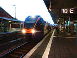 428 553 als RB5 mit ziel Kassel Hbf im Bahnhof Bebra am 7.8.18