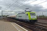 Umgeleiteter Gaskesselwagenzug mit CapTrain 186 152 treft am 14 April 2020 in Nijmegen ein.