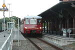 772 140 und 772 141 mit dem Letzten Zug des Tages im Bahnhof Putbus am 30.7.21