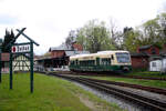 650 032 (650 300) verl�sst den Bahnhof Putbus in Richtung Bergen auf R�gen am 15.4.24