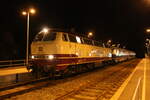 218 105 mit dem SVT 137 234 im Bahnhof Teisnach am 23.3.21