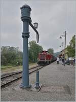 Die Diesellok 211 041-9 (92 80 1211 041-9 D-NeSA) steht mit ihrem  Morgenzug  im Bahnhof Zollhaus Blumberg fr die Fahrt nach Weizen bereit.