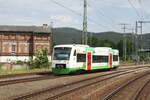 VT 010 der ErfurterBahn bei der Einfahrt in den Endbahnhof Saalfeld (Saale) am 1.6.22