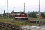 110 001 (204 XXX) der EBS bei der Einfahrt in den Bahnhof Naumburg (Saale) Hbf am 1.6.22