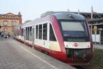 hanseatische-eisenbahn-egp/851337/640-121-mit-640-122-der 640 121 mit 640 122 der Hanseatischen Eisenbahn im Bahnhof Stendal Hbf am 9.3.24