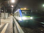 harz-elbe-express-hex/589030/hex-vt-870-steht-als-hex47 HEX VT 870 steht als HEX47 mit ziel Halle (Saale) Hbf im Bahnhof Bernburg am 25.11.17