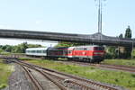218 451 verlsst mit Ziel Goslar den Bahnhof Halberstadt am 2.6.22