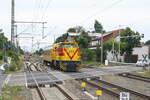 meg/743244/lok-217-g1206-der-meg-mit Lok 217 (G1206) der MEG mit einem Messwagen bei der Durchfahrt im Bahnhof Niemberg am 5.7.21
