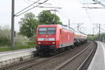 145 038 der MEG mit einem Güterzug bei der Durchfahrt in Zöberitz am 29.4.22