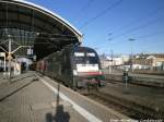MRCE ES 64 U2 - 014 mit ziel Eisenach im Bahnhof Halle ( Saale) Hbf) am 13.1.15