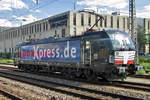 BoxXpress 193 853 durchfahrt solo Regensburg nach Regensburg Ost am 17 September 2015.