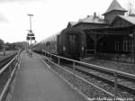 MTEG 118 770-7 beim Rangieren im Bahnhof Putbus am 10.5.13 / Foto im Klassischen DDR Style Schwarzwei