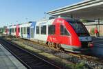 AKN/Nordbahn VT2.77 steht am frühen Morgen von 21 September 2022 in Heide (Holst). 