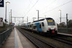 4746 302/802 der ODEG verl�sst als RE9 mit ziel Stralsund Hbf den Bahnhof Bergen auf R�gen am 22.4.24