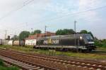 Am 30 Mai 2010 durchfahrt rail4Chem 185 563 Grosskorbetha.