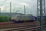 Vom Zug aus genommen wurde am 3 Juni 2019 RailPool 186 445 in Aachen West.