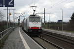 186 494 von LINEAS mit einem Gterzug bei der Durchfahrt im Bahnhof Zberitz am 19.3.21