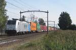 RAILPOOL/801598/lineas-186-296-durchfahrt-samt-containerzug Lineas 186 296 durchfahrt samt Containerzug Hulten am 2 September 2022.