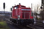 trainlog/833009/am-91223-rangiert-die-363-655 Am 9.12.23 rangiert die 363 655 in Neckarelz mit Wagons zur Holzverladung am Mittag. 