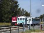Erdgas Ferkeltaxe 772 201 mit 972 201 und 201 380-3 abgestellt im Bahnhof Zinnowitz am 25.7.14