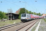 185 691 mit dem WFL Ersatzzgen fr Stuttgart bei der durchfahrt im Bahnhof Angersdorf am 1.6.20