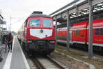 WFL/761057/232-173-von-triangua-und-232 232 173 von Triangua und 232 527 der WFL mit einem Messwagen im Bahnhof Halle/Saale Hbf am 21.10.21