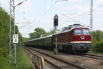 WFL/783425/243-005-mit-232-601-der 243 005 mit 232 601 der WFL verlsst mit dem Sonderzug den Bahnhof Ortrand in Richtung Cottbus Hbf am 14.5.22