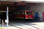 T1 (Wismarer Schienenbus) in der Werkstatthalle am Inselbahnhof Borkum am 24.8.19