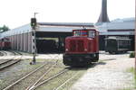Lok Emden beim Rangieren im Werkstattbereich am Inselbahnhof Borkum am 26.8.19