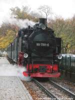 rugensche-baderbahn-qrasender-rolandq-rubb/470139/99-1781-im-bahnhof-baabe-am 99 1781 im Bahnhof Baabe am 7.11.15