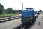 rugensche-baderbahn-qrasender-rolandq-rubb/751419/251-901-im-bahnhof-putbus-am 251 901 im Bahnhof Putbus am 28.7.21