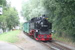 rugensche-baderbahn-qrasender-rolandq-rubb/751435/99-1784-bei-der-einfahrt-in 99 1784 bei der Einfahrt in den Endbahnhof Lauterbach Mole am 29.7.21