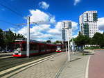 havag/564691/wagen-606-und-wagen-647-der Wagen 606 und Wagen 647 der HAVAG an der Haltestelle Rennbahnkreuz am 3.7.17