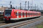 BR 423/557826/db-423-797-trefft-am-22 DB 423 797 trefft am 22 Mai 2017 in Düsseldorf Hbf ein.