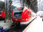 423 914 mit ziel Hofheim im Bahnhof Frankfurt a.